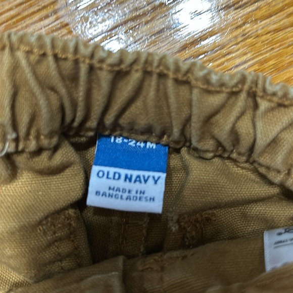 Old Navy brown infants cargo pants. Elastic back. 18-24 months. Brown. - Picture 2 of 7